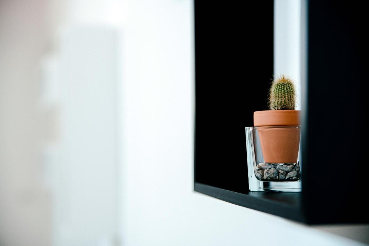 Bright Home - The House Of Travelers Como Eksteriør billede