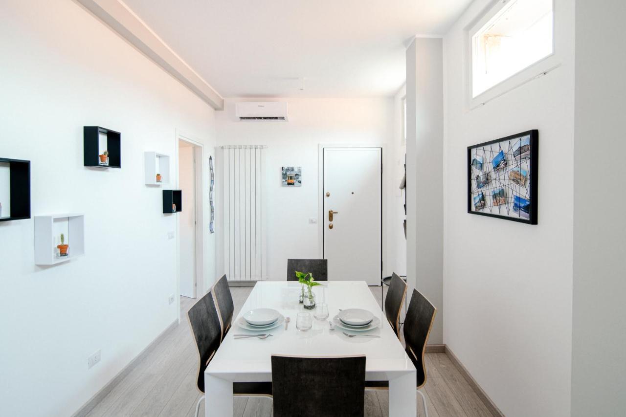 Bright Home - The House Of Travelers Como Eksteriør billede