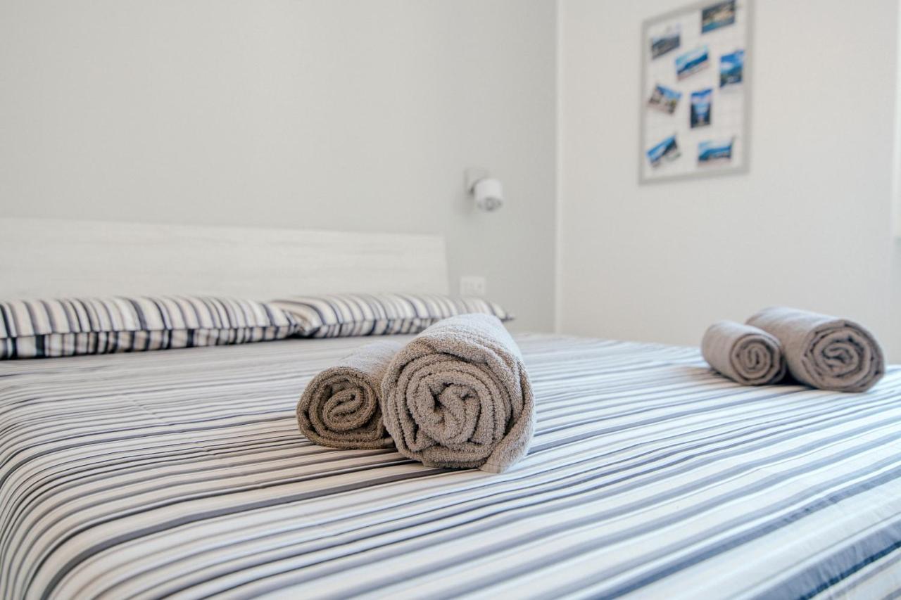 Bright Home - The House Of Travelers Como Eksteriør billede