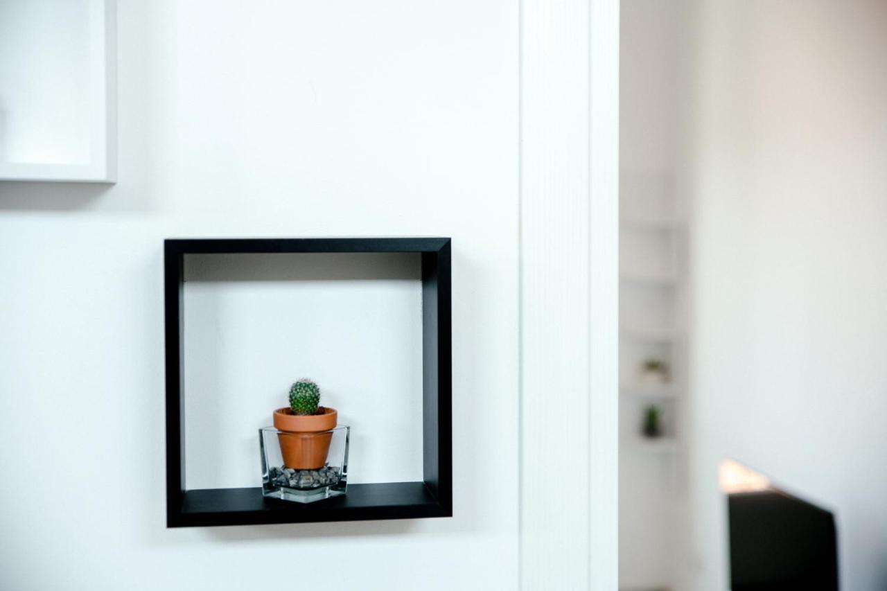 Bright Home - The House Of Travelers Como Eksteriør billede