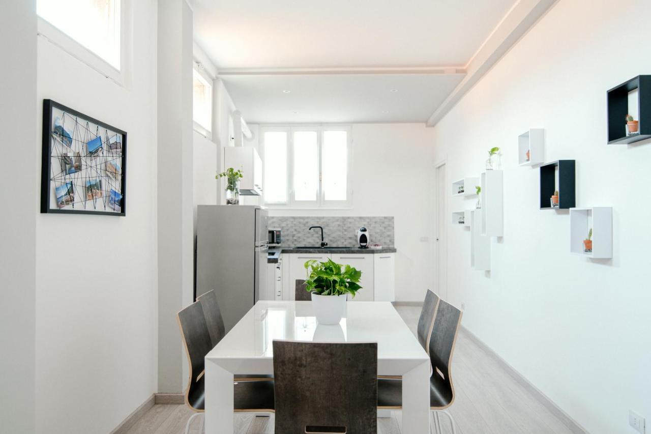 Bright Home - The House Of Travelers Como Eksteriør billede