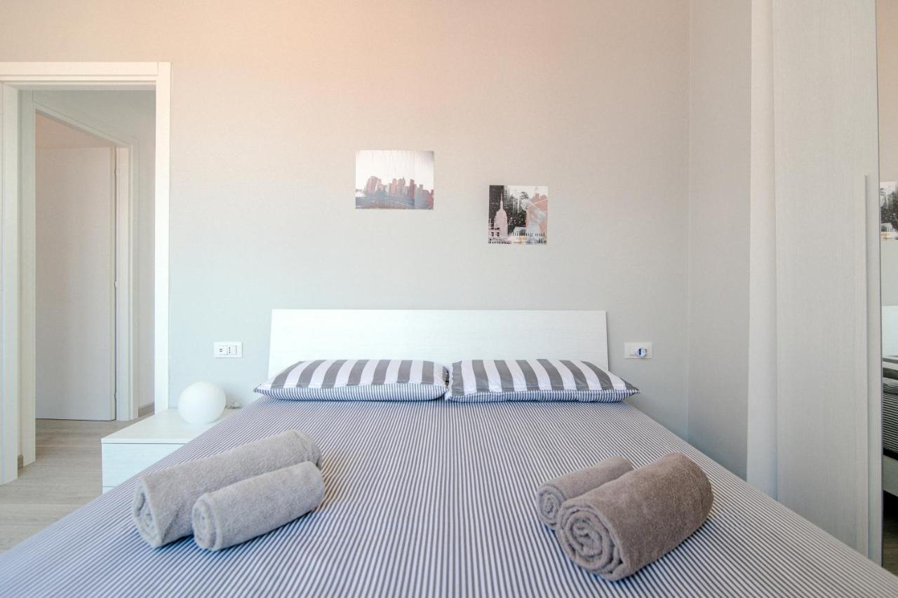 Bright Home - The House Of Travelers Como Eksteriør billede