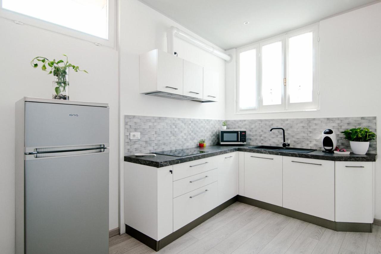 Bright Home - The House Of Travelers Como Eksteriør billede